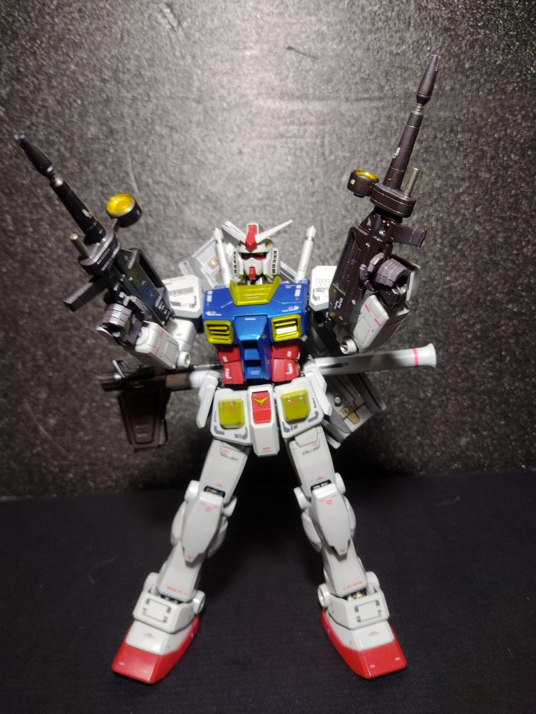 5，6発しか撃てないバズーカ2丁より、戦艦並みのビーム砲のビームライフルを2丁持った方が効率いいのではと思ってます。