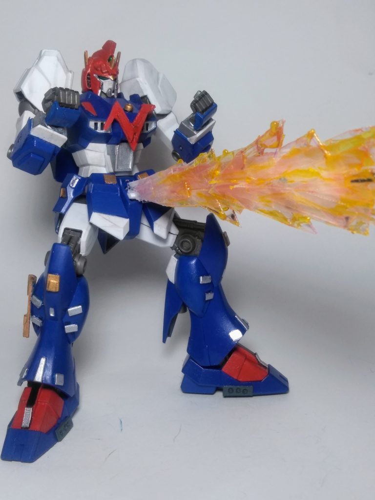 『愚乱怒(ぐらんど)ファイヤー:胴体部に存在するベルトのバックル状の部分が開いて使用される超高熱の火炎放射器。噴射の圧力で獣士(敵のロボ？です)を吹き飛ばしたり、火球として発射したりすることも可能。後に、発射前に巨大なV字が出現する演出が加わる。因みにこの時期のスーパーロボットのアルアルで🧐 同じ発射口から大型ミサイル『愚乱怒(ぐらんど)ミサイル』も発射可能です・・・😅