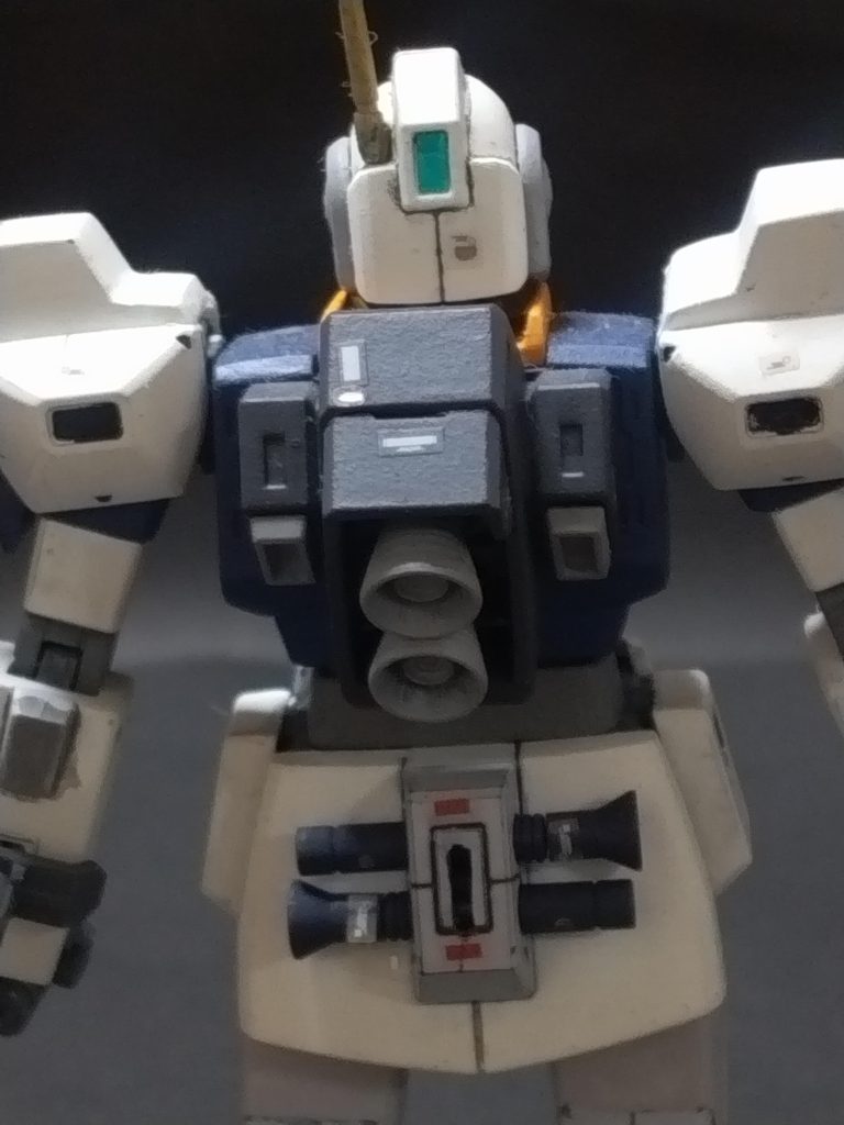 バズーカはサーベルラックの縦溝を掘ってジャンクパーツが入るようにしてます。