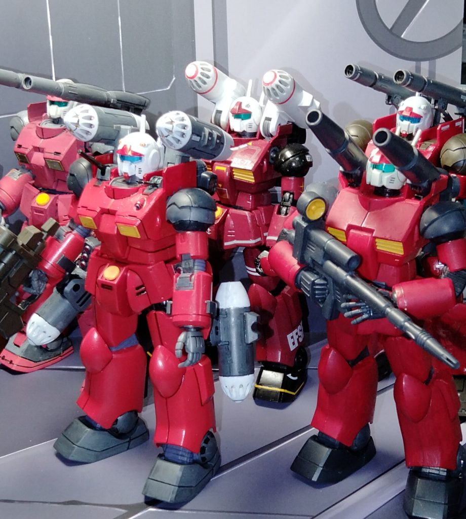 キャノン小隊集まれーー♪ \(^ω^\ )我が家のガンキャノン総動員したらもうすぐ1個大隊にはなりそうです(笑)