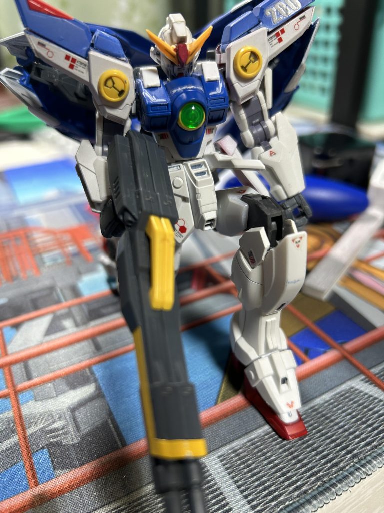 膝アーマーと太ももと膝関節、足にはhgceインパルスでそれ以外はウイングゼロです。