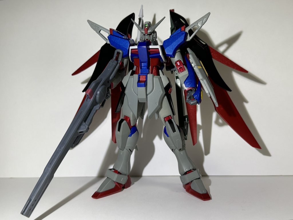 通常状態のSpecⅡとの違いとして関節を赤色で塗装した他、分身の際に放出するDUPE粒子をイメージして本体の青色と赤色をメタリックカラーに変更今回も本体の加工はほとんどなし、アロンダイトの鋒をシャープにしたのみ