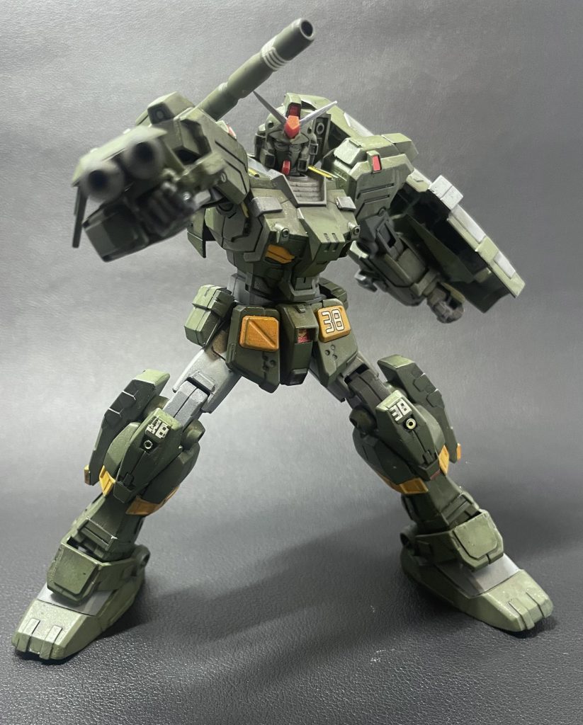 関節もよく動きポージングの自由度も高いです。