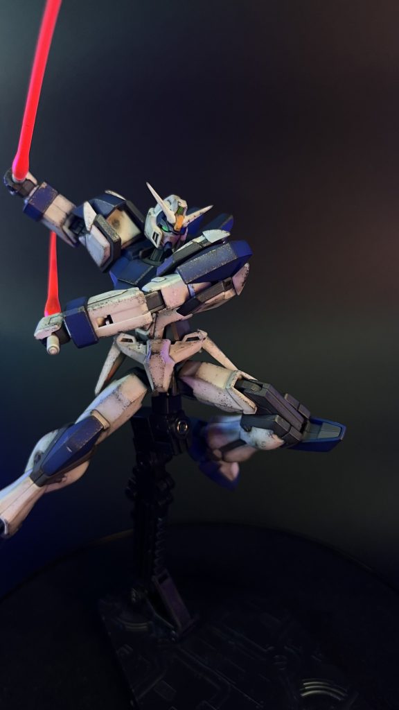 デュエル本体も黒くなりすぎない様にと、元々のスタイリッシュなシンプルなイメージは崩さない様にデカールも控えめにあまり目立たないもの使用しました！