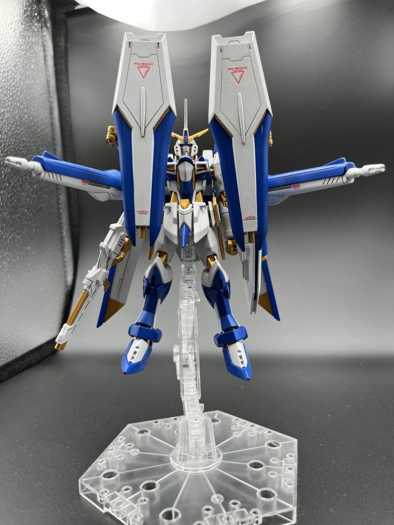 特に背部に搭載されたケルベロス高エネルギー長射程ビーム砲による攻撃は強力であり、既存のものより出力が強化されているためフルパワーでの射出で地平線に見える戦艦の撃沈が可能