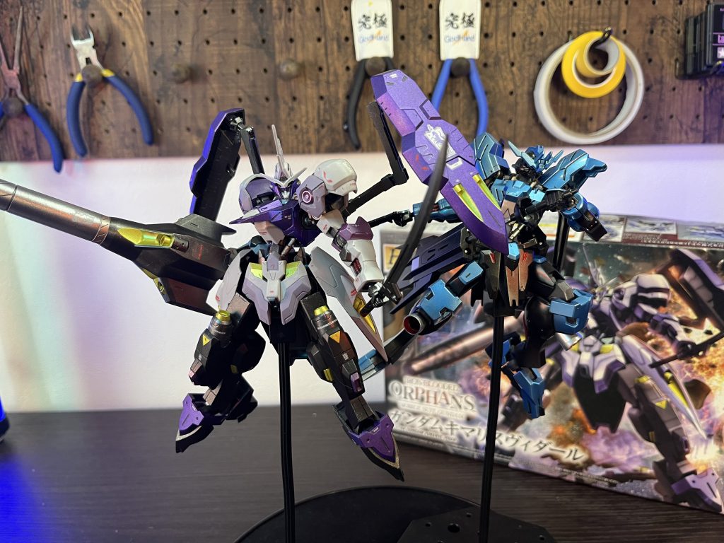 以前作ったヴィダールとと一緒に(^ν^) https://youtu.be/snKGzayNgPwYouTubeで製作動画をあげてますので、観ていただけたら嬉しいです。(^人^)