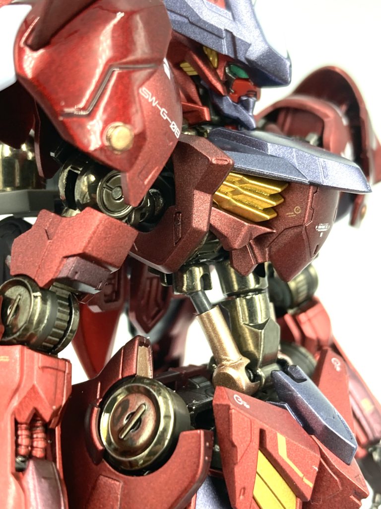 フレーム等はメッキ調に塗装しています