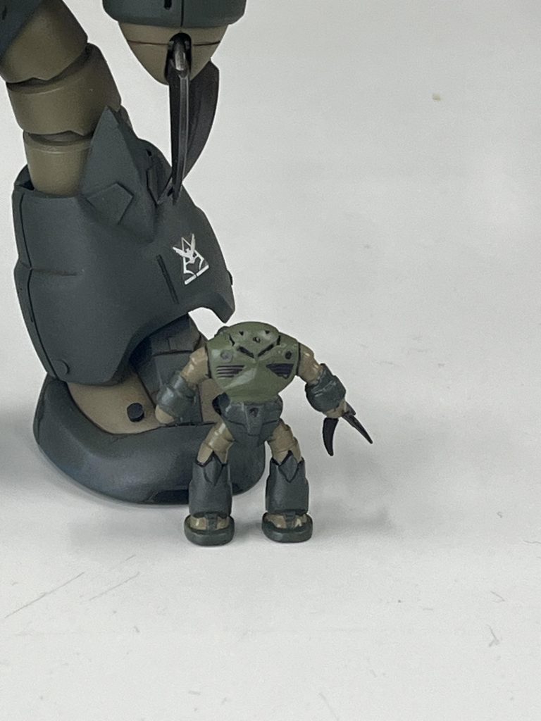最後に1/144 ズゴックと一緒に…1/144 ズゴックもモノアイのパーツを付ければ完成なのでじきに紹介したいと思います!!