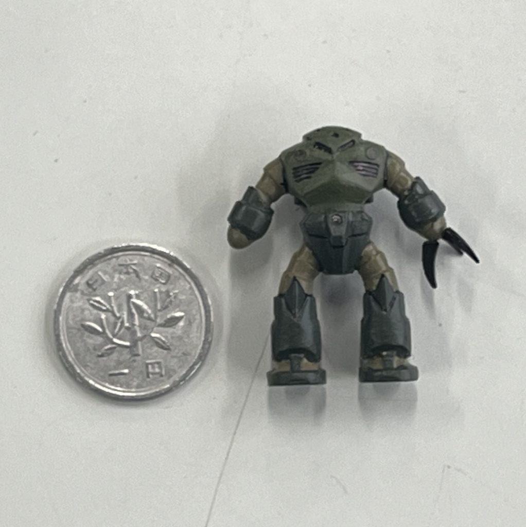 日本円の一円玉とショット!!めちゃくちゃ小さくて塗装するのが大変でした