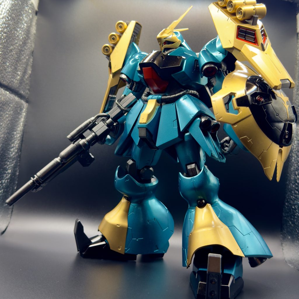 いやー今回も大満足の一体でした。何より個人的に好きな機体トップ3に入るヤクトドーガをこのサイズで作れるのは嬉しい限りでした。MG出ないかな。サザビー並のクソでかい箱になりますねきっと。