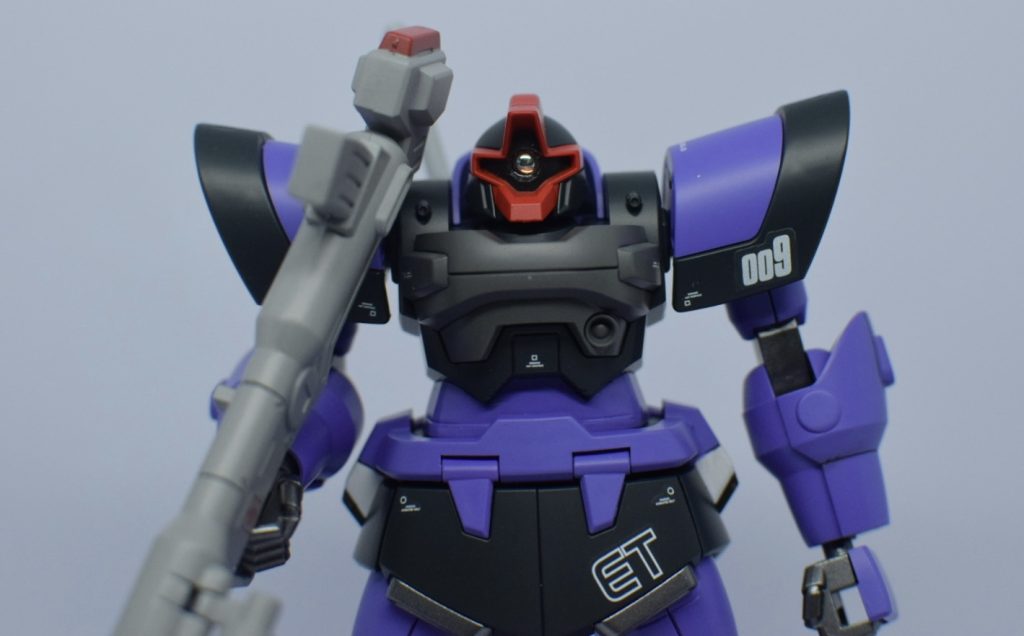 正面。モノアイはハイキューパーツさんのVCドームに変更してます。