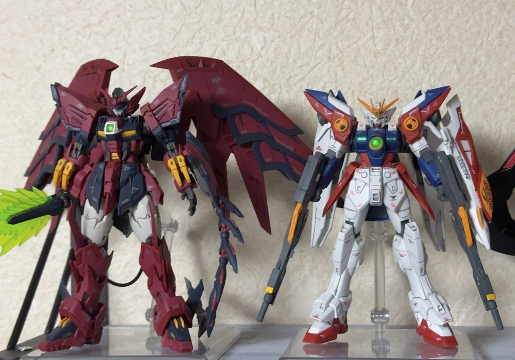 エピオンと並べて飾ってます。