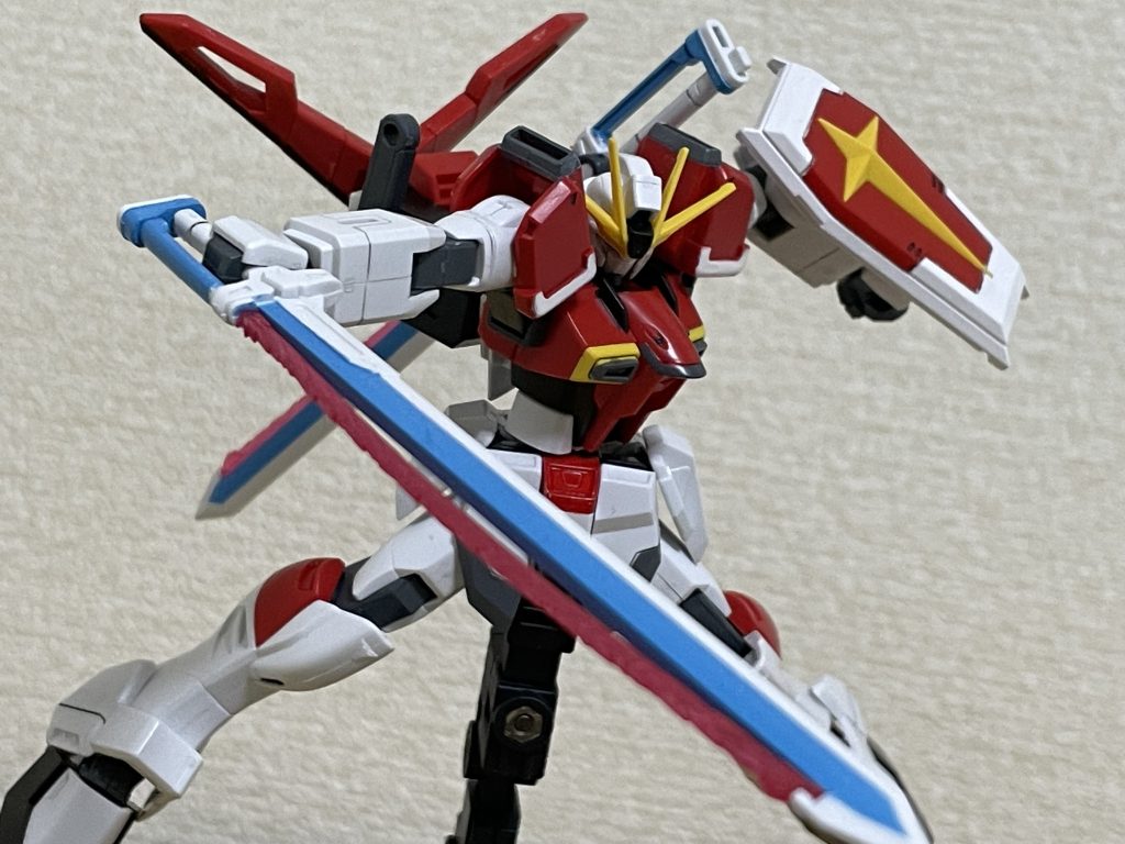 可動は最近のキットにはさすがに及びませんが、頑張ればそこそこ動く印象!