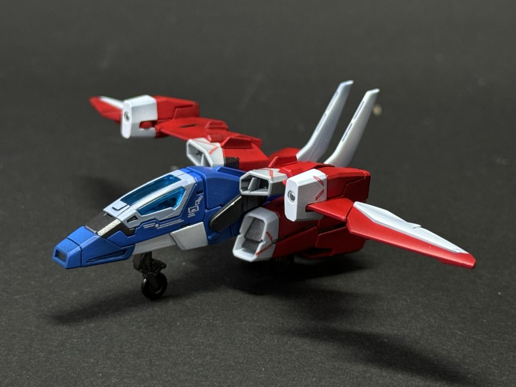 もうバラす事はないであろうコアファイター。MSから抜き出すと塗装が剥げるw既にドッキングさせたらナラティブの腰パーツに当たってはげた