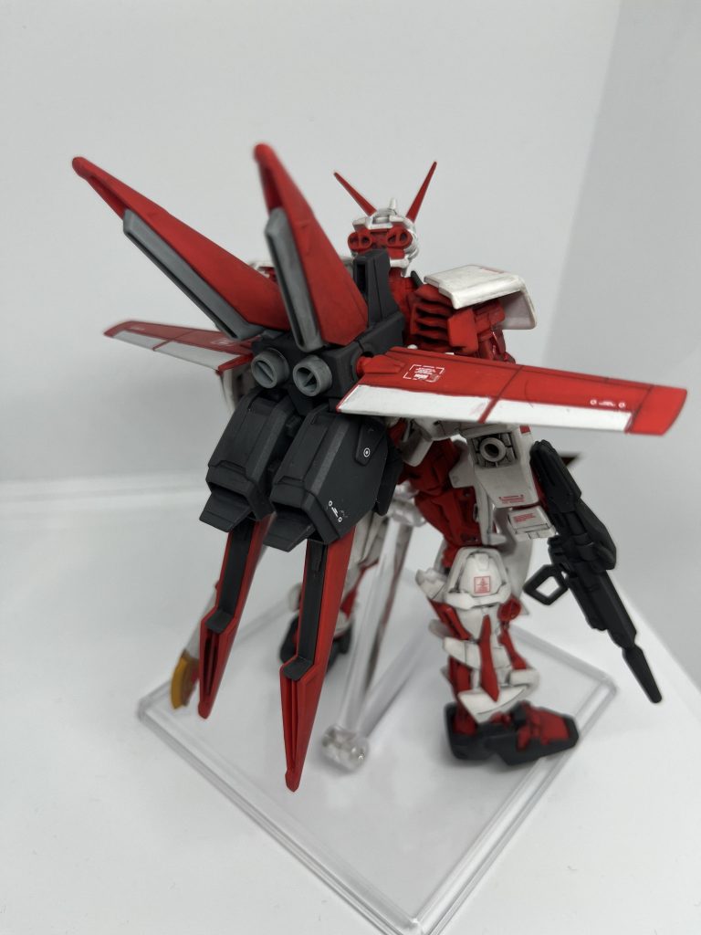 うしろ。白い部分もシタデルです。昔のガンプラはひと手間塗らないといけないですね。