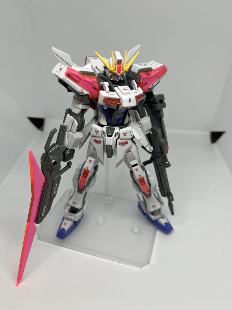 このキットは元々がEGストライクなんで、素組みもすぐですね。