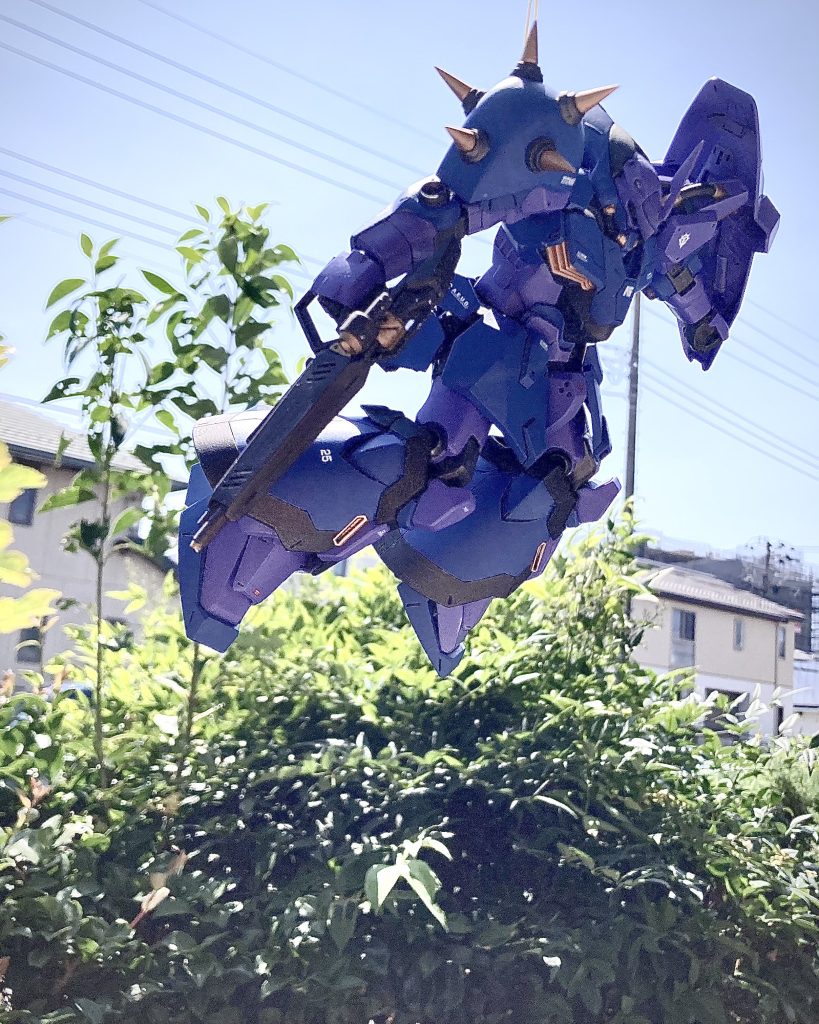 メッサーは飛んでる(落ちてる？)イメージなので、ぶら下げてみた。