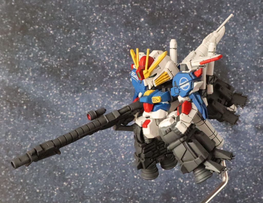 アンテナ等は、真鍮で細くしました。頭やブースターには、ボールジョイントで接続して角度をつけられるようにしています。