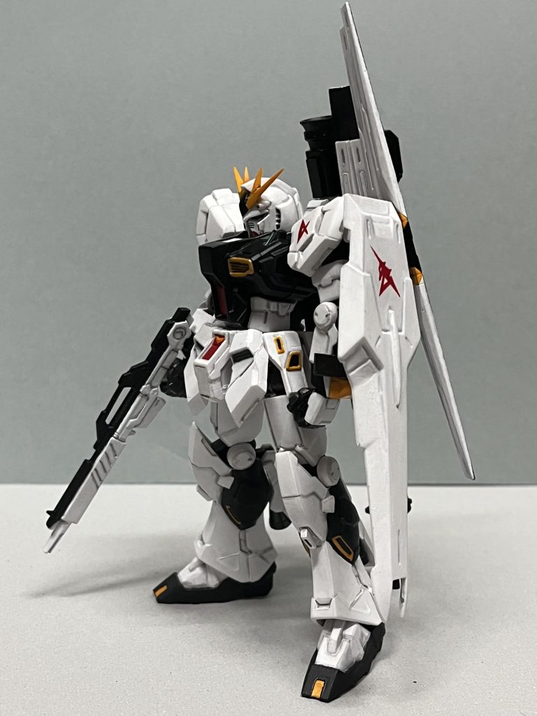 上半身は全体的に小柄になるように調整しました。頭、肩、腕、体、腰あたり。