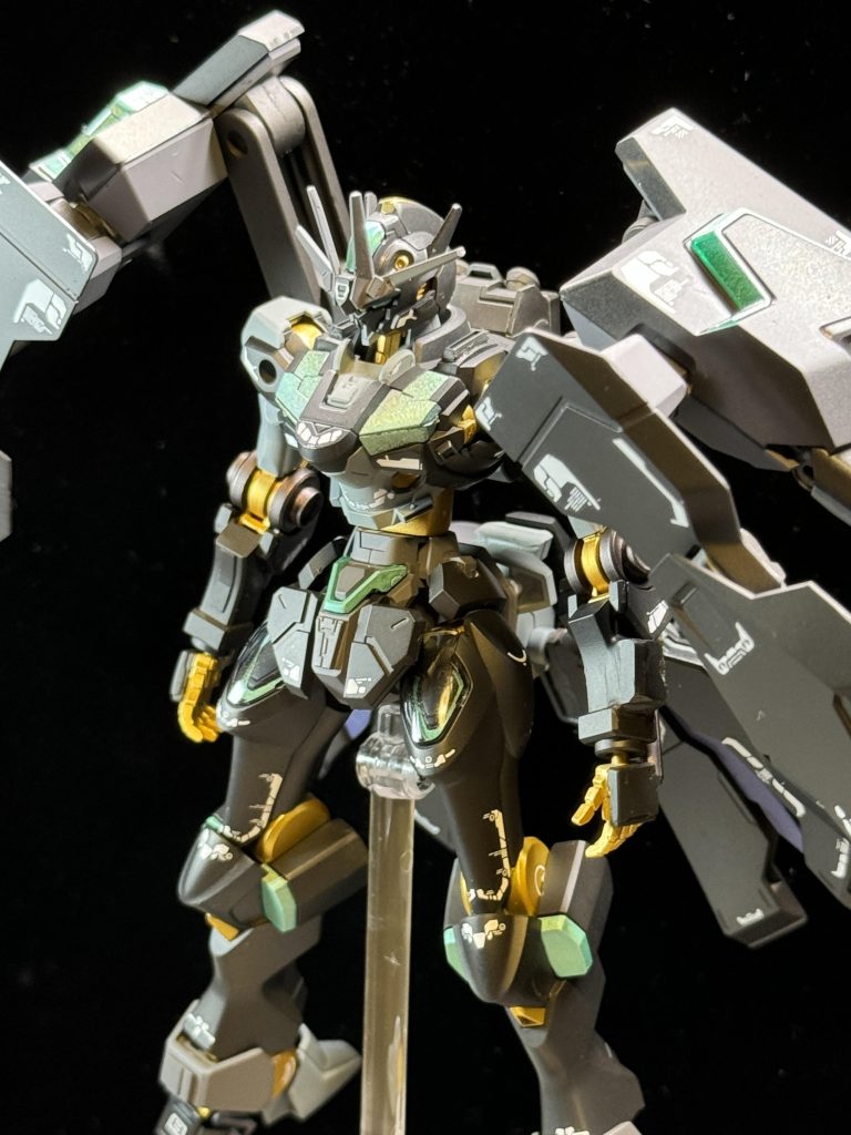 塗装メモ外装:C ミッドナイトブルー塗り分け1:C ダークシーグレー塗り分け2:ガンダムマーカーEX サイコフレームホログリーンフレーム:G スターブライトゴールド