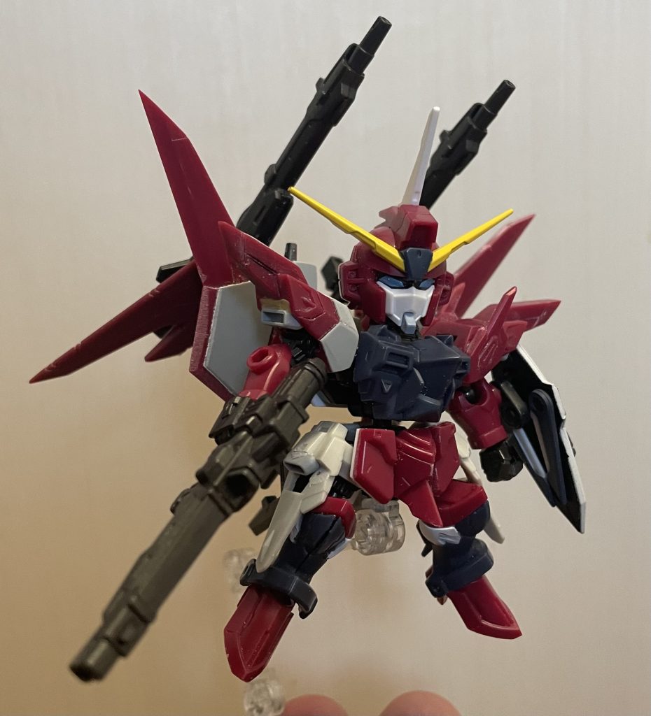 塗装前はシールドもあったんですが、寝そべり変形と共にオミットしてます。制作中にも載せたんですが、フェイスパーツをフリーダムの物に交換しました。ご覧いただきありがとうございました。