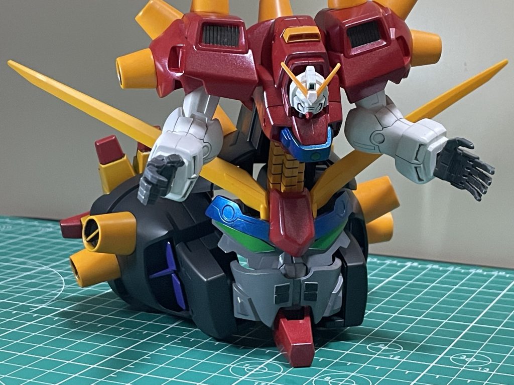 モビルアーマー形態。なかなかにカッコイイと思います^_^