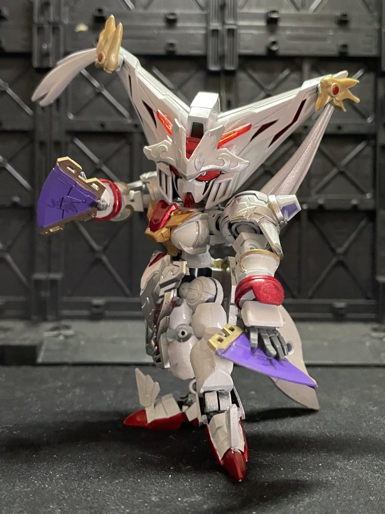 扇を用いた武術で相手を翻弄し