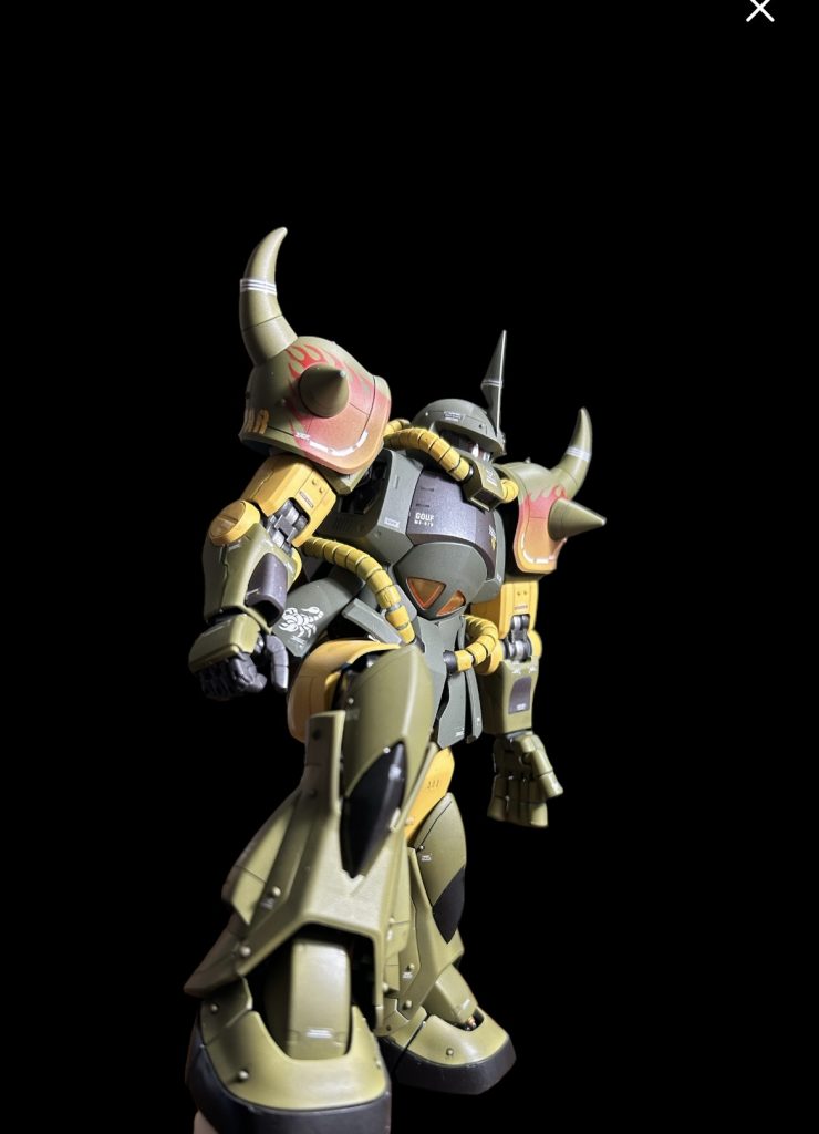 見えないですが、踏んでるのはニャンコ先生です