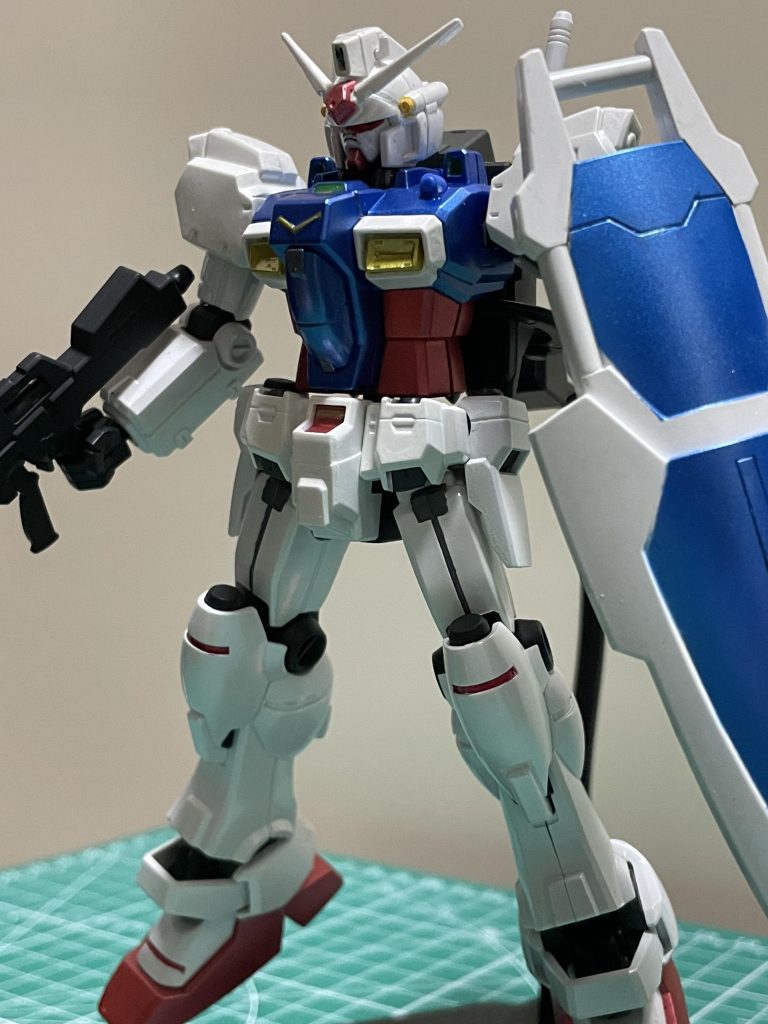 古いキットだけど、それでもディテールは割と細かく、年代を考えても造形は良きです！ 作製中に、顔のアンテナが折れてしまいました（ ;  ; ） それ以外、トラブルはなく完成できました。