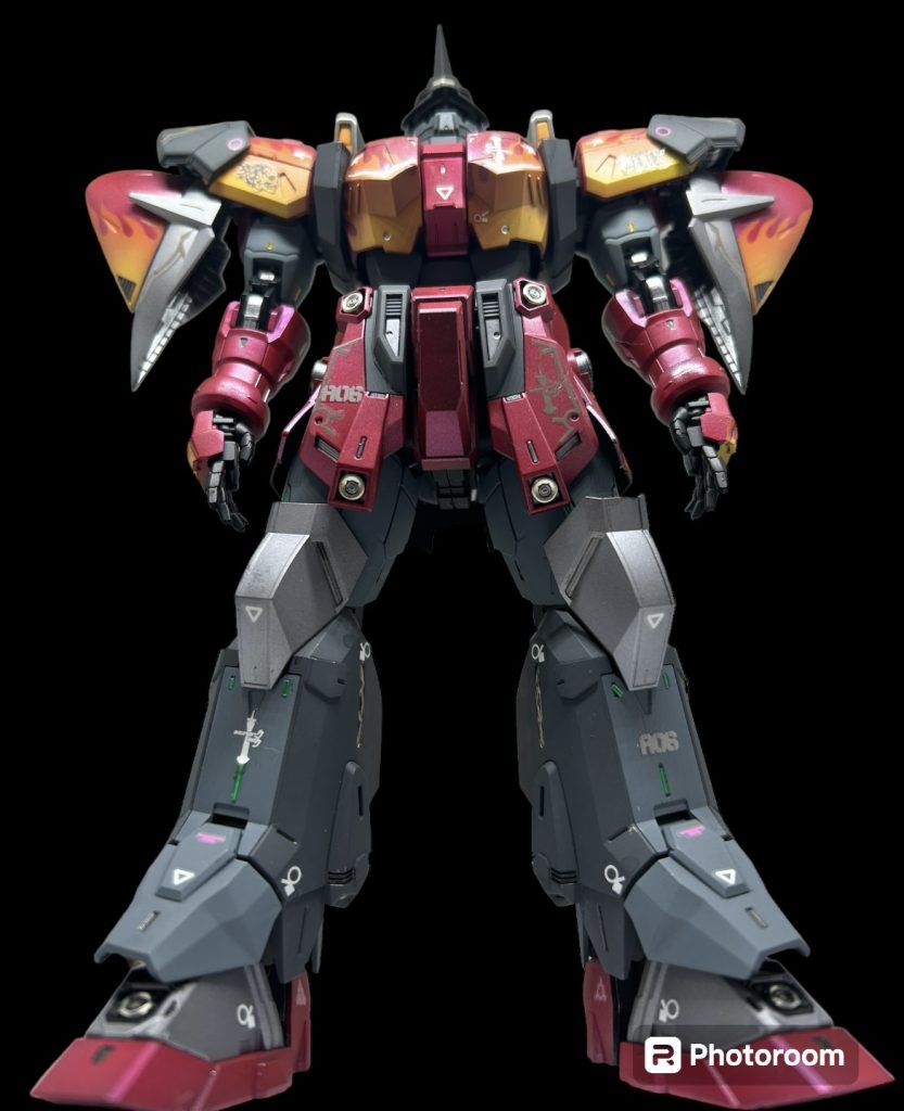 背負いもの、追加武装を取った素の状態です。ちゃんと立てます。