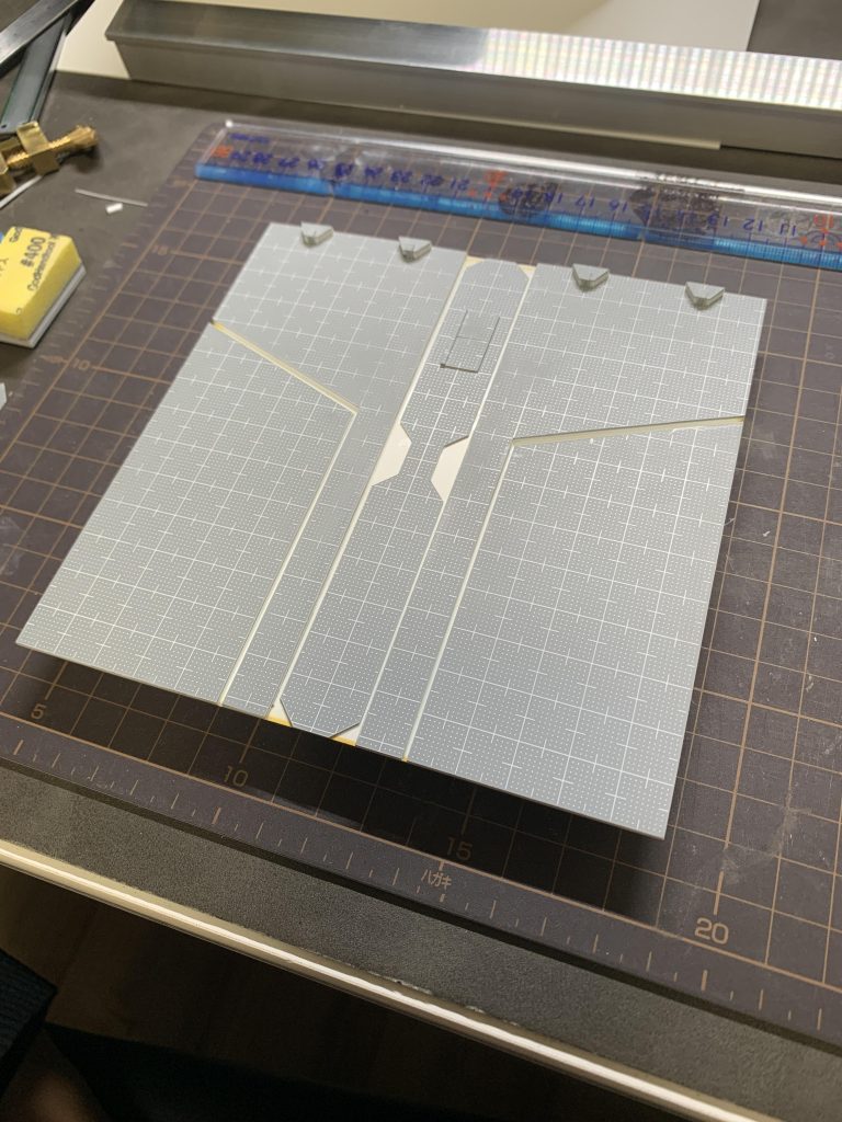 今回プラ板はWAVEとセリアのものを使いました。箱組みは初めてでしたが、やり出すと楽しくなって止まりません!