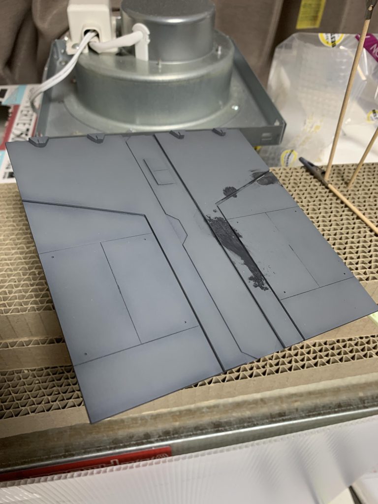 途中塗料をぶちまけてしまい、メンタル大分やられました。あとWAVEのプラ板の目盛りが塗装で消えない事にビックリしてヤスリで全て消しました。