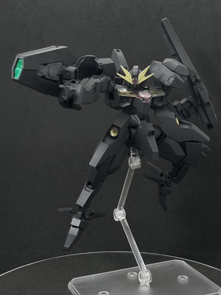 一応射撃もできます。カラーリングはセラフィムに寄せています。