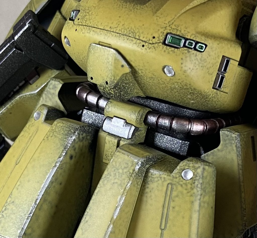 胸とスカートに100均のジュエルストーンを埋めました💎…ビーム出る想定です😅