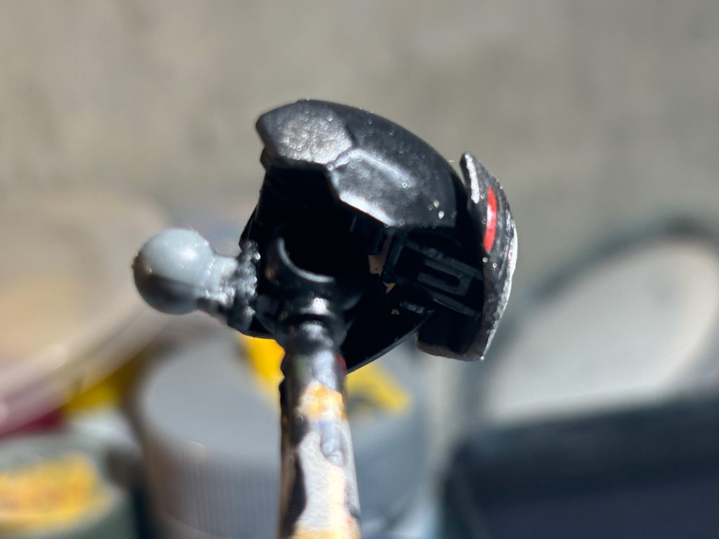 MSGボールジョイントを取り付け復旧。今回は各所ボールジョイント部が固めなのでヤスリで少し削りながら可動を確認、気持ち緩めにして、木工用ボンドで調整した。