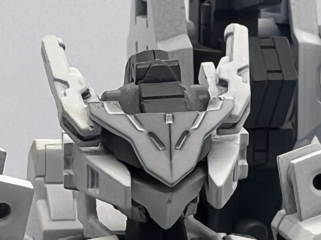 顔はこんな感じで30MMのナイト装備やオプションのヘッドパーツ等で制作しました