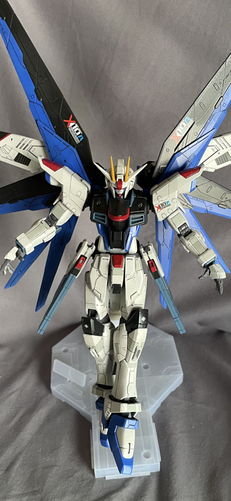 上海に1/1フリーダムが出来た記念に発売されて、ガンダムベースとかオンラインでしか売られてないレアキットです