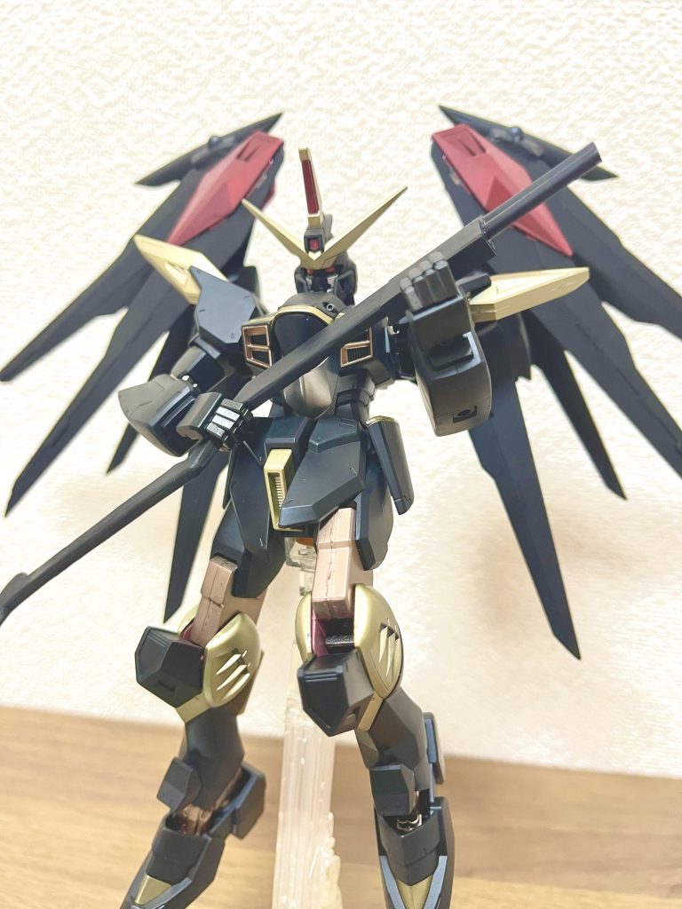 ショットガンモードですね。ただ持たせ方を変えて大鎌の刃部分を取っただけですが。このショットガンはある銃神の武器をモチーフにしてます。