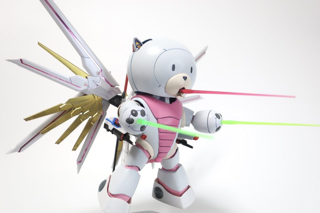 位置的に口からフリーダムの腹ビームが出ます。遠近織り交ぜた強力な武装で敵を殲滅するぞ!