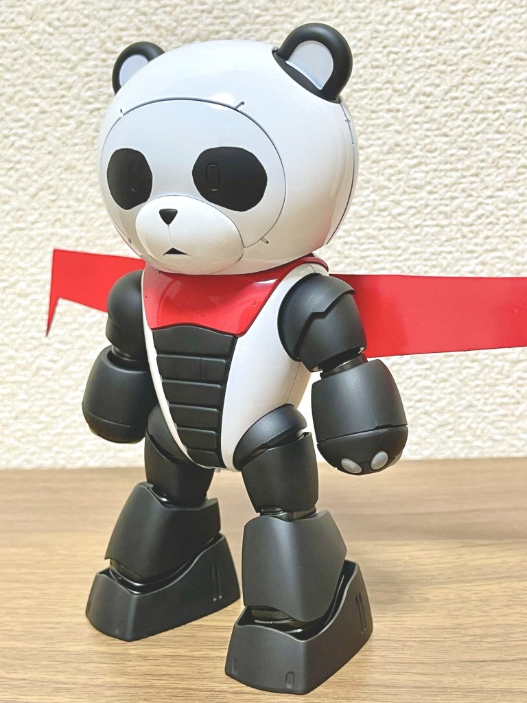 元祖スーパーロボット風と記載しましたが、実際のところはパン○ーZがモチーフになります。最初からスクランダーを装備してます。塗装については、全体を黒サフでなった後に白部分はクールホワイト、黒部分は黒サフのまま、関節はメタルブラック、赤はハーマンレッド、指はグレイで塗ってます。黒サフは乾燥するとつや消しで塗ったみたいなのでそのままでも結構満足いく仕上がりでした。ちなみに、使用した機体はON!で投稿したやつです。彼は生贄になりましたw