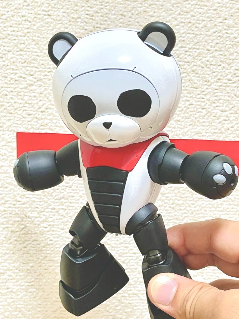 スクランダーで飛行可能なので飛んでる風に。透明のスタンド無かった..