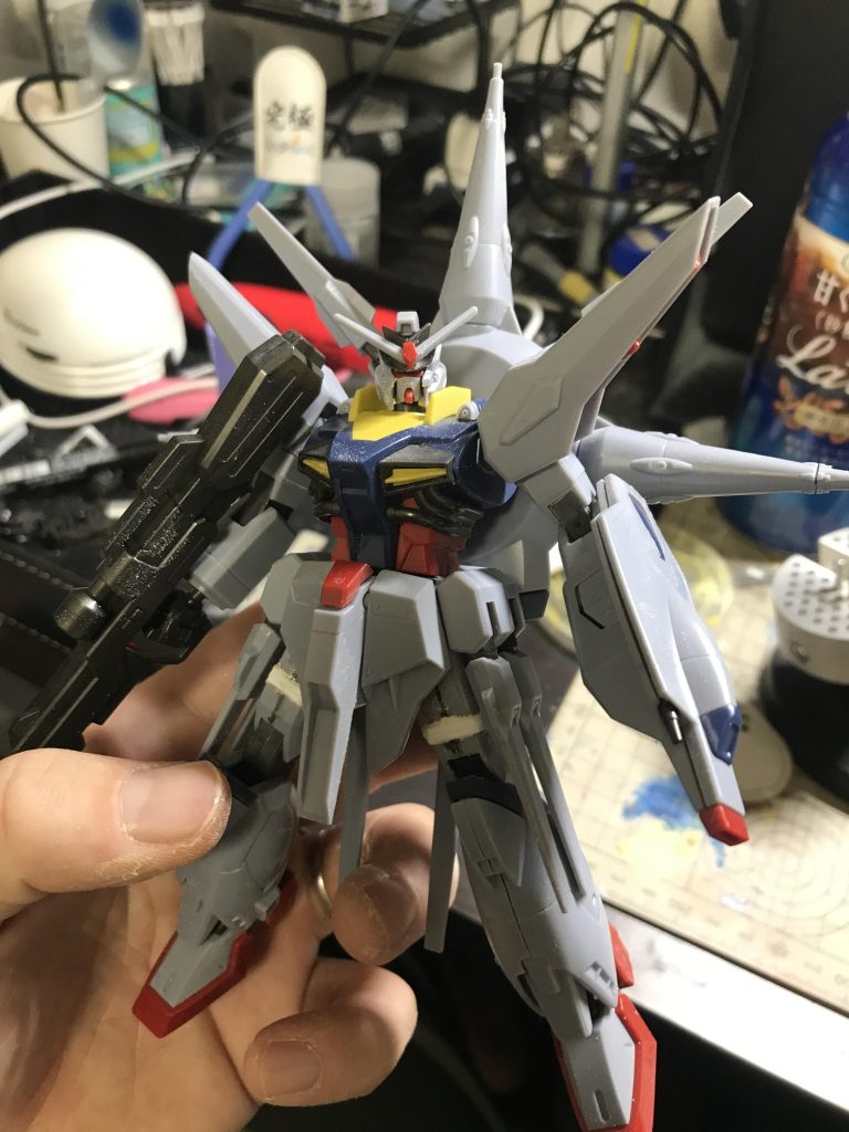 大腿部を少し延長&マスクを切除し頭部のシャープ化をしました。細部もちょこちょこいじっています。