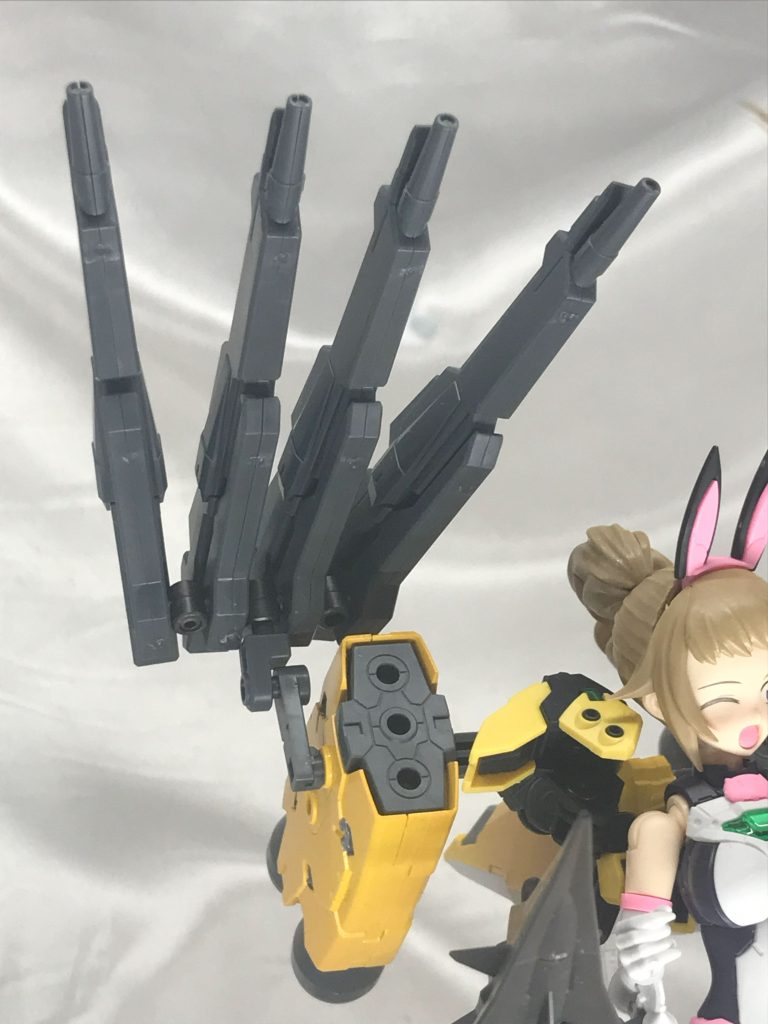 4連ビームカノンはすーぱーふみなから、実際はアームアームズのものですがどちらも同じだと思います。