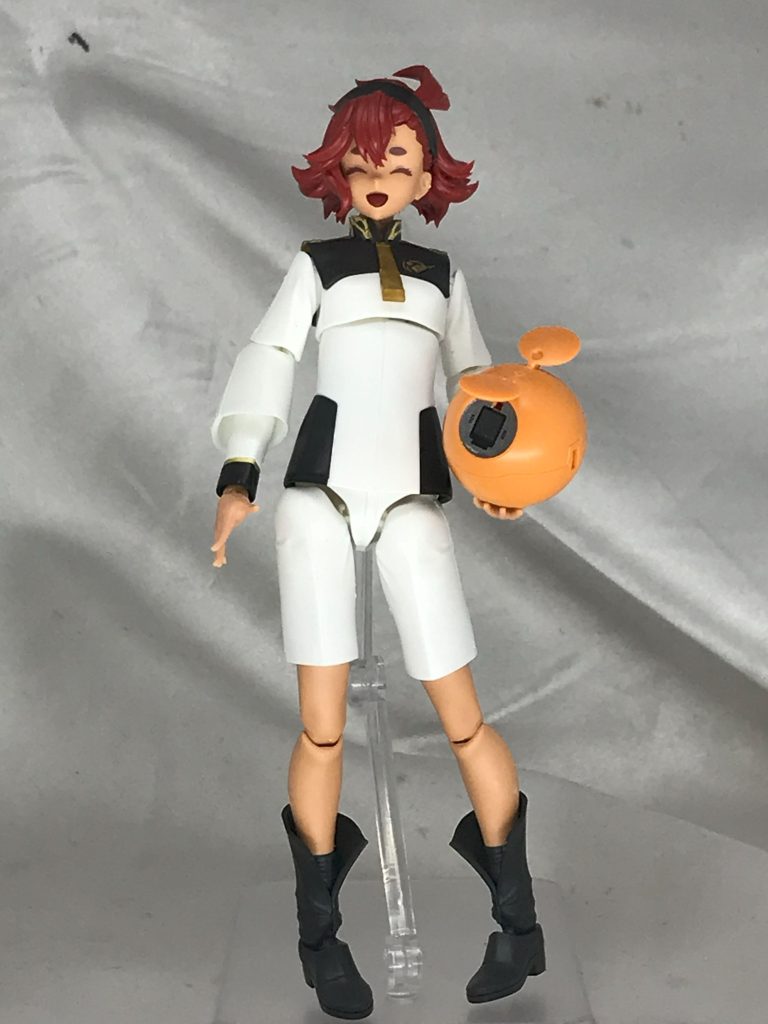 スレッタマーキュリー。褐色でもうすでに良い…表情豊かでいろんなデカールがついてますが、番組で印象的だった「ひえー!」みたいな顔は付属してませんでした。