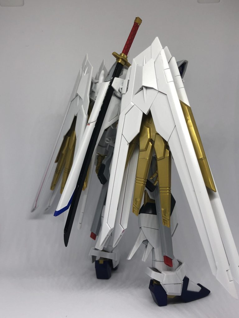 リアビュー。仕上げは墨入れ、デカール貼り、艶消し塗装です。