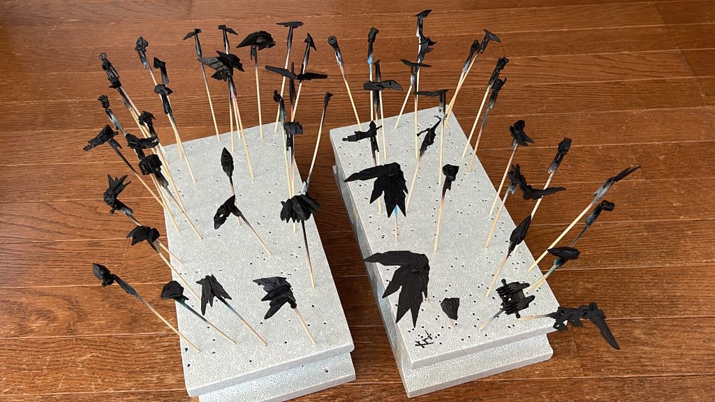 下地は黒いサフ吹きました！