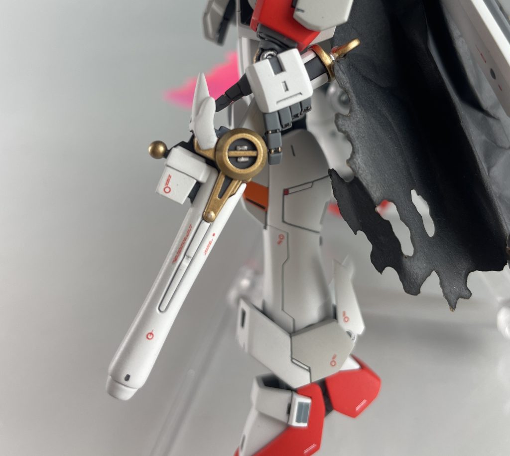 本体イエローはマンダリンオレンジ、武器はゴールドで塗り分けました