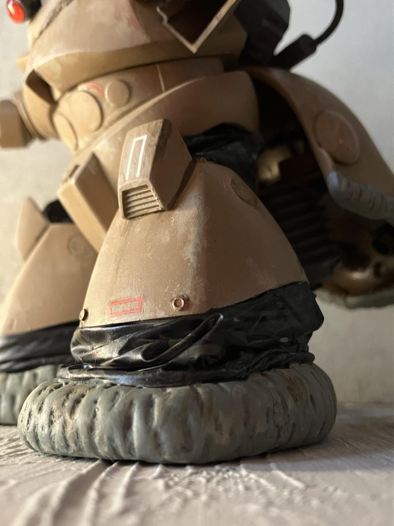 今回はウェザリングをこだわってやってみました前のアッガイの時よりは自分的には納得な出来だと思ってます☺️