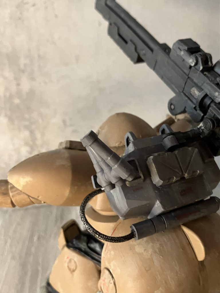 ランドセルにはスモークディスチャーヂャーを配備基本的には接近戦は考えておらず、一撃離脱を主としている