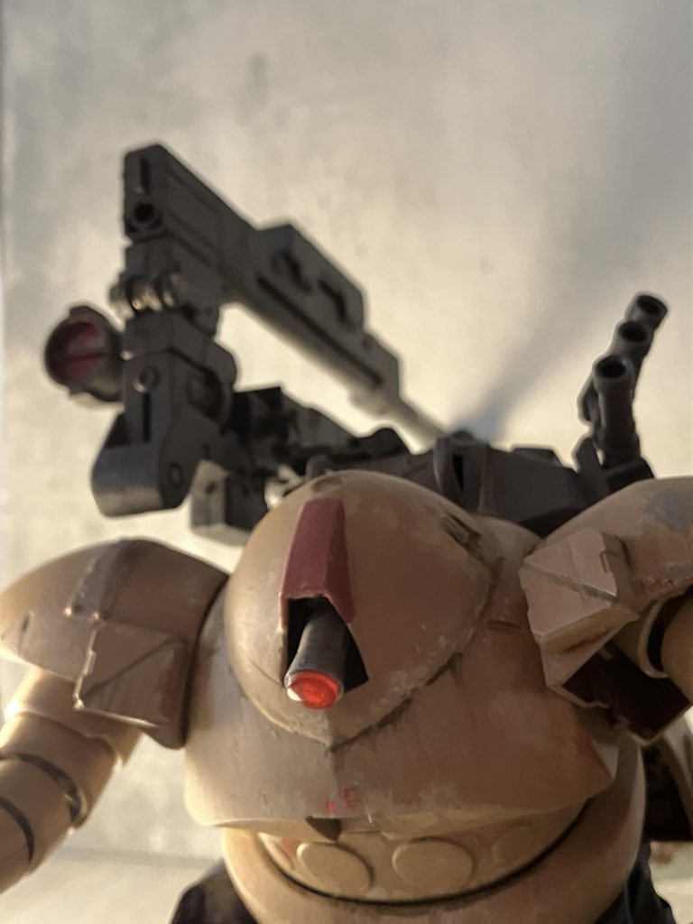 移動時、長距離砲は折りたたまれている